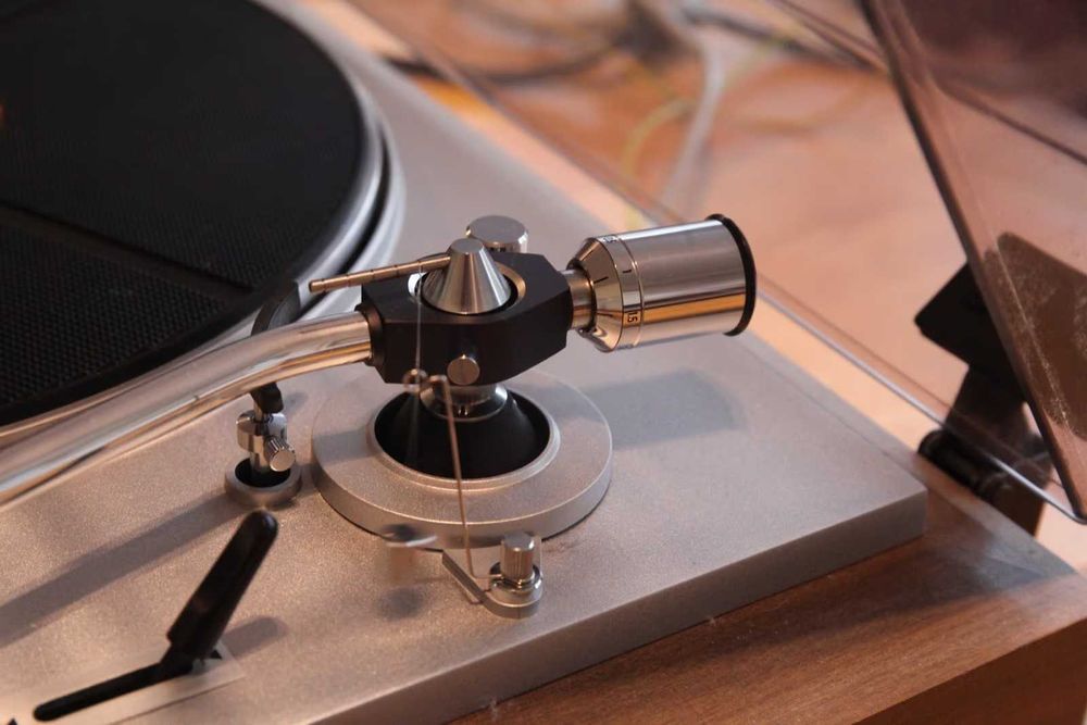 Yamaha YP-701 TOTL 1974 belt-drive pick-up semiautomatic stare TOP