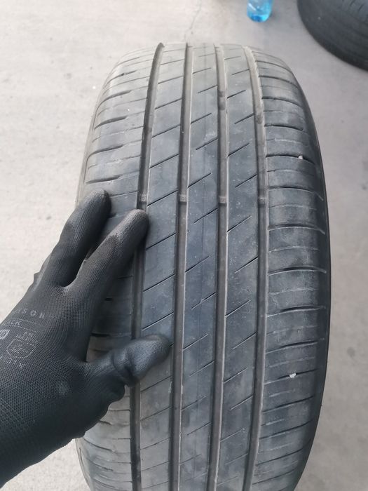 215/55/17 Goodyear Efficientgrip Performance