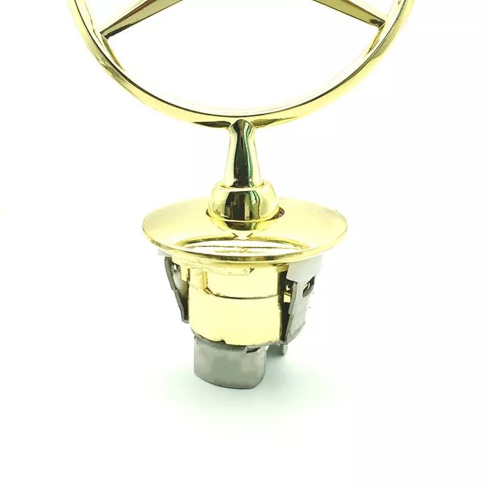 Златна емблема за Мерцедес Mercedes