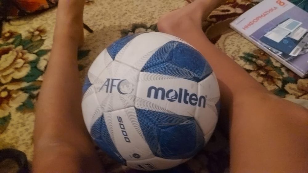 Футболный мяч,  кожный