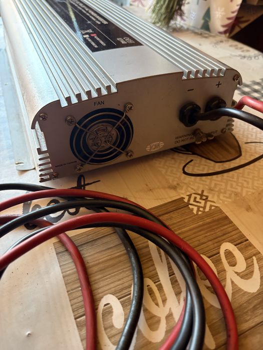 Inventor de tensiune auto 24v-230v