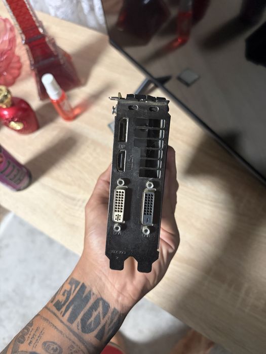 Placa video AMD Radeon R7 370, Sapphire, 4 GB.