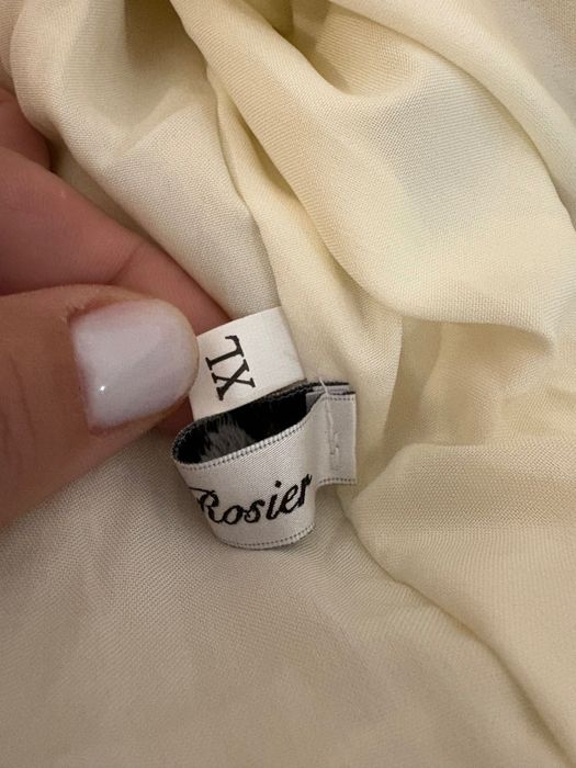 Costum din dantela fusta si camasa