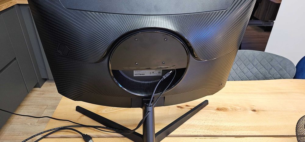 Геймърски монитор Samsung G5 27" извит 144Hz