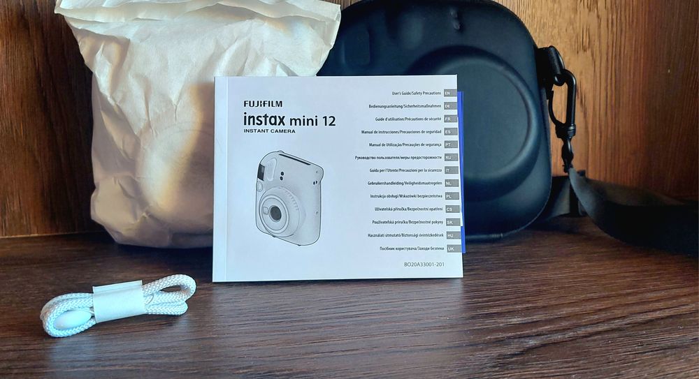 Fujifilm Instax Mini 12 camera (Clay white) +  plastic shell, EVA case