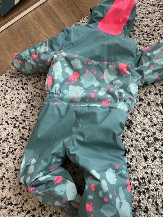 дески комсмонавт Decatlon 2-3 години. Обличан е два пъти и стана малък