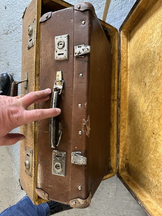 Продам чемоданы и сумки