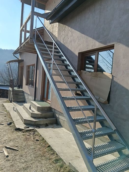 Scara metalica zincată