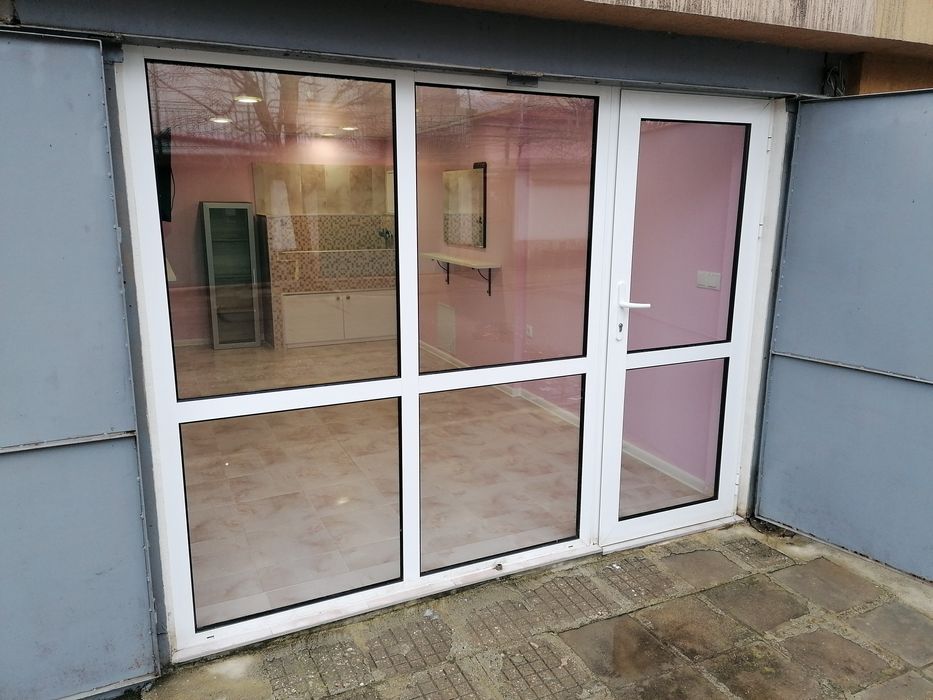 Дава се под наем Магазин в Казанлък - 15 кв.м за 76.5 € - Снимка #1