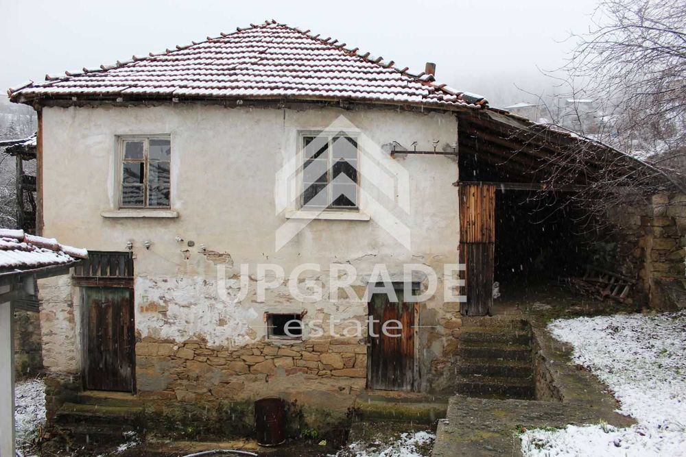Продава се Къща в с. Лещак, Област Смолян - 100 кв.м за 100 €/кв.м - Снимка #1