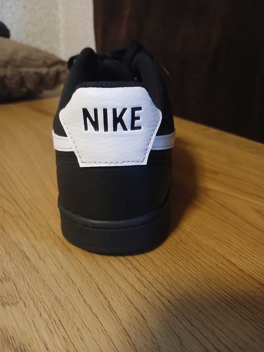 Nike Court Vision Low 44,5 номер Обувки носил съм ги 2 пъти не ми харесват липно на мен.