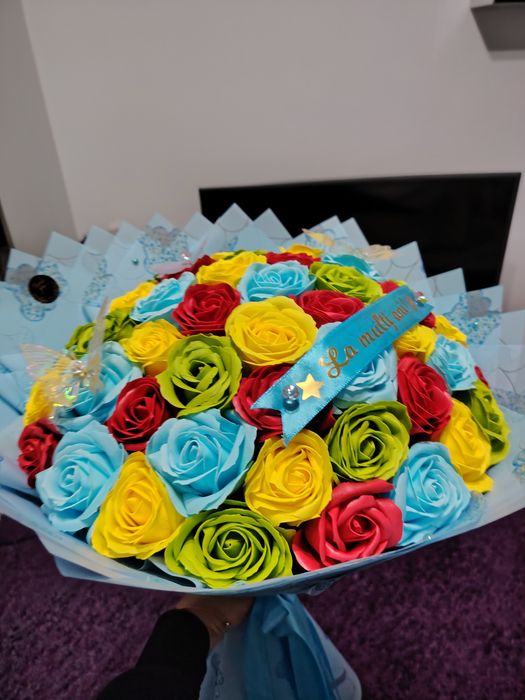 Buchet trandafiri multicolor 51