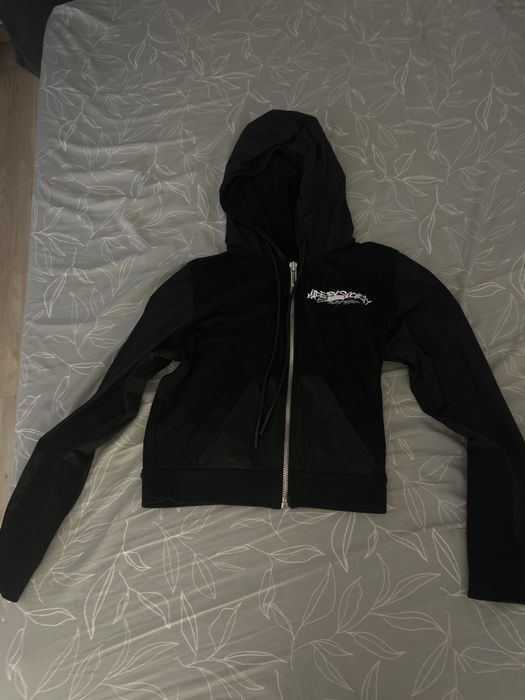 Hanorac made by society