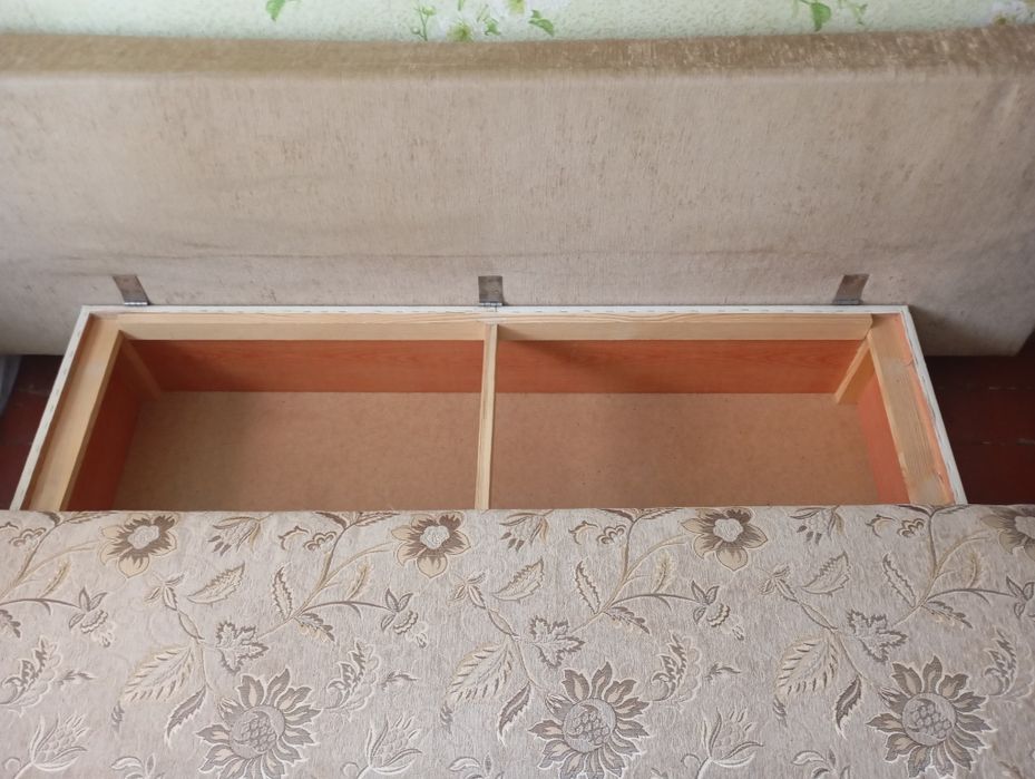 Продам диван в хорошем состоянии