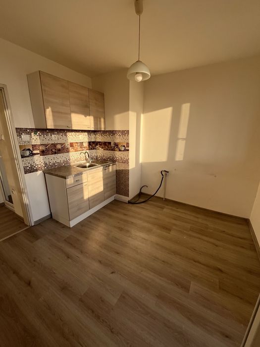 Дава се под наем Двустаен апартамент в Ямбол, Център - 40 кв.м за 178.5 € - Снимка #2