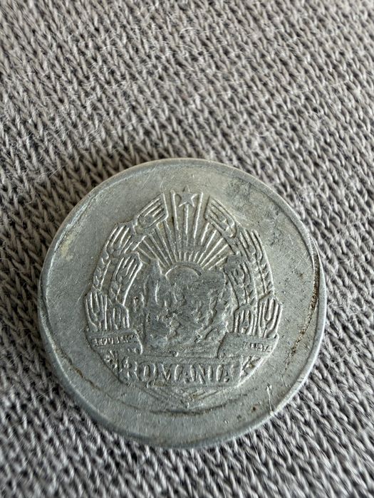 Moneda veche de 5 bani din 1975