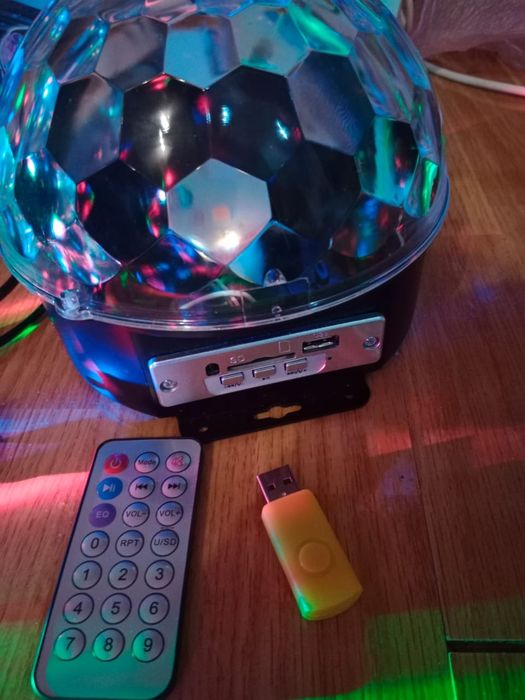 Колонка диско шар 4000 тенге.