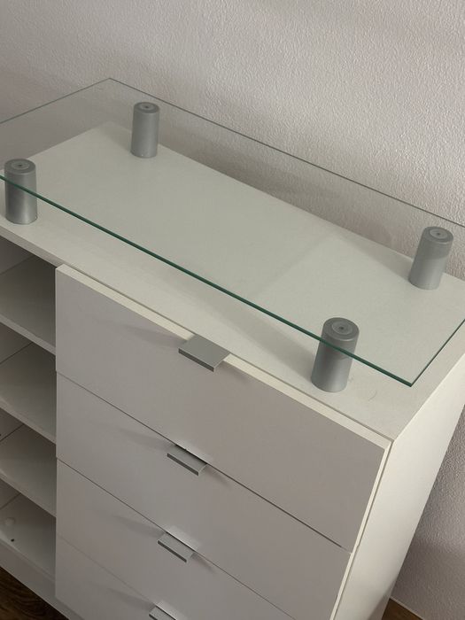 Comoda / dulap alb cu sticla