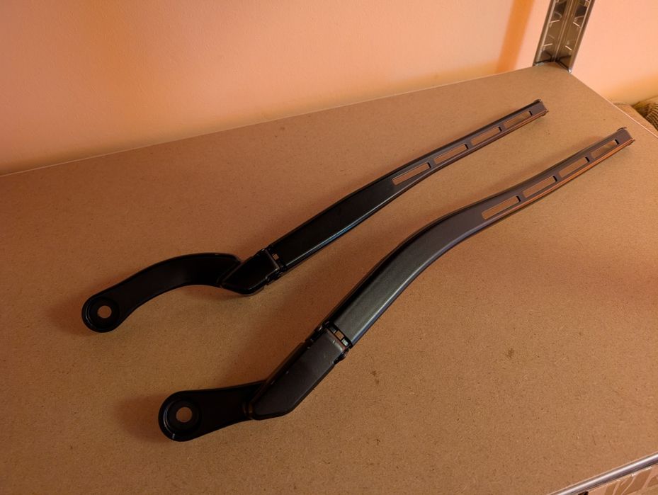 Brat stergator brațe stergatoare stanga/dreapta fata  Audi A4 B6/B7 
P