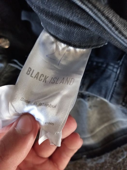 Blugi Scurti Black Island