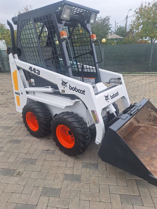 Miniincarcator bobcat 443