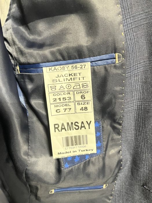 Костюм тройка