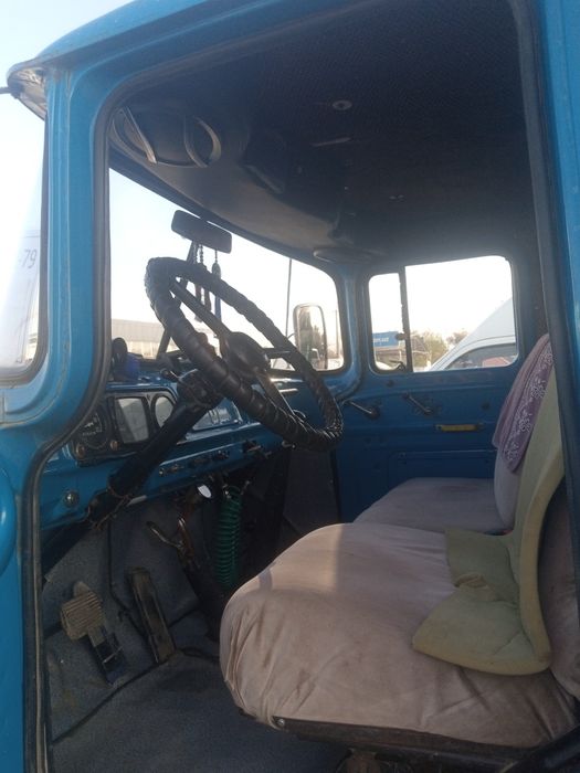 Mashina Zil 130 kvadrat