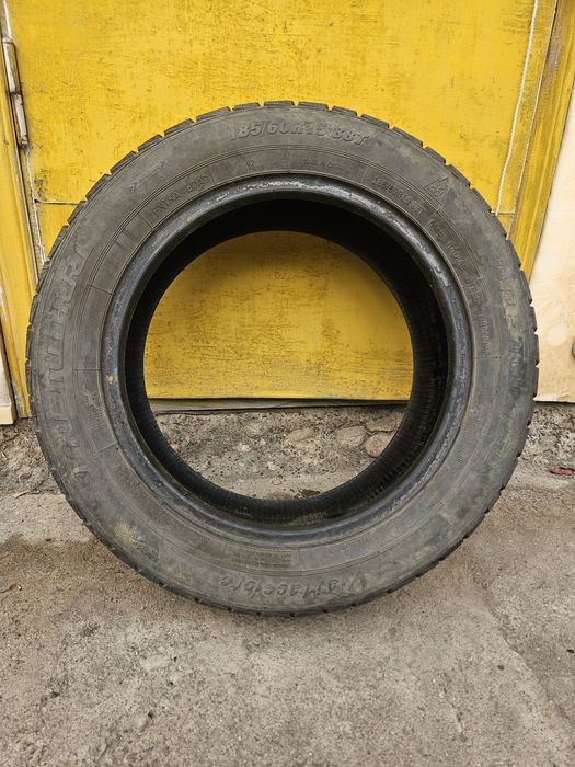 Продам две зимние шины 2шт