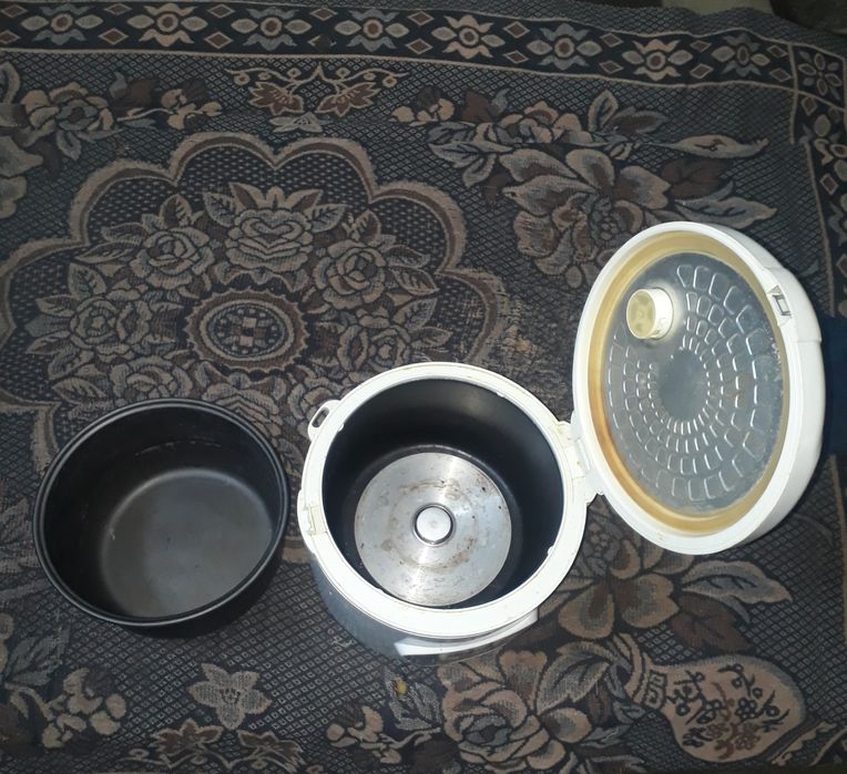 Продам рабочую мультиварку.