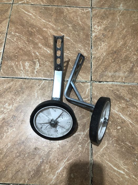 Дополнительные колеса для велосипеда