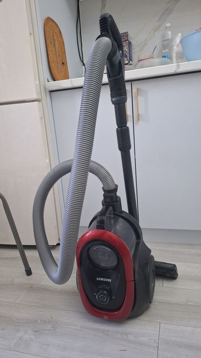 Срочно продам пылесос