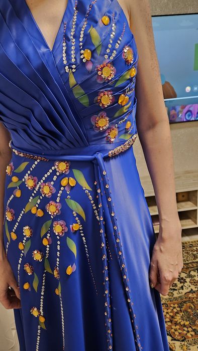 Вечернее платье размер М (42-44р)