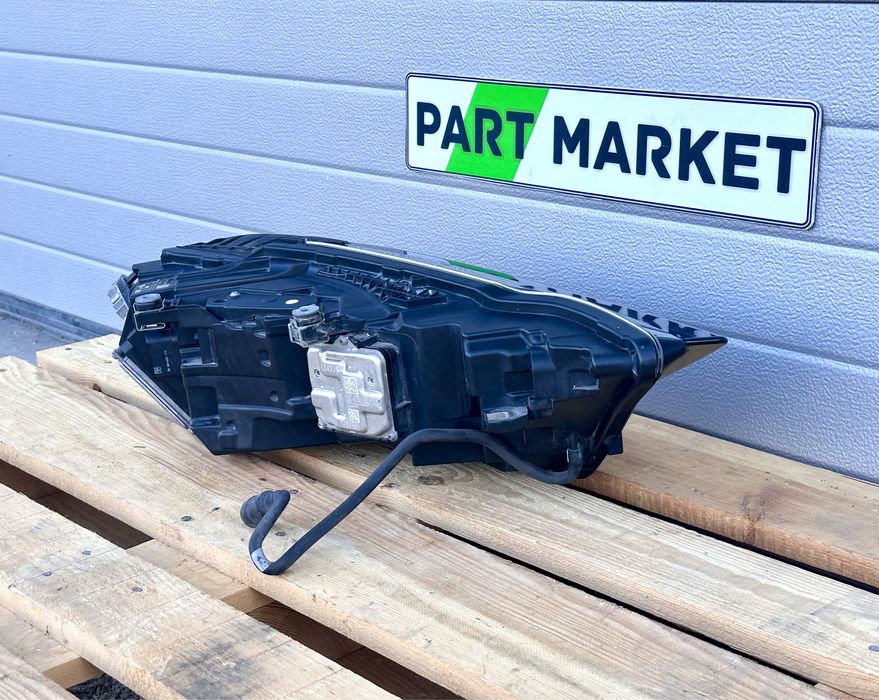 Ляв фар AUDI A8 D5 4N0941033B