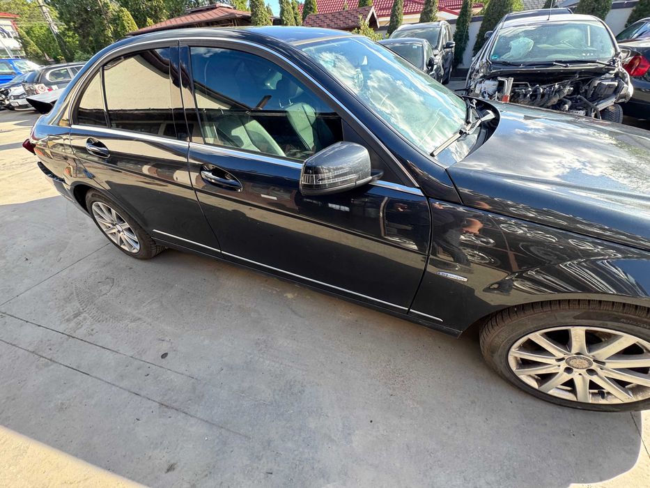 Dezmemrbam Mercedes W204 C180 CGI facelift 2012 C-Class