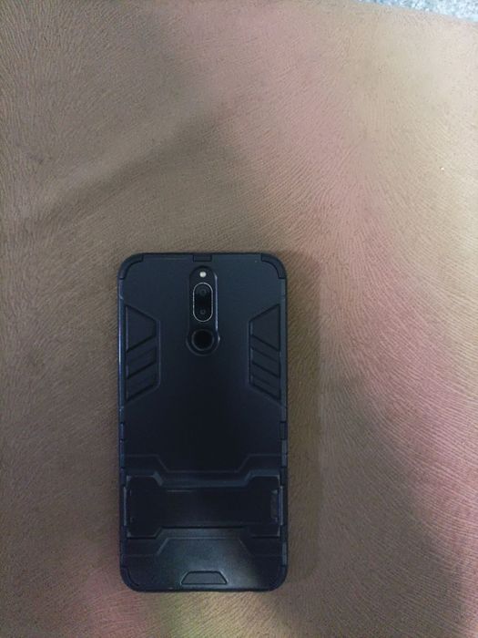 Телефон Huawei mate 10 lite