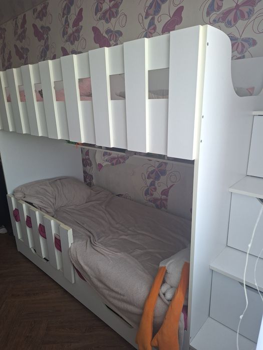 Продам двухъярусную кровать