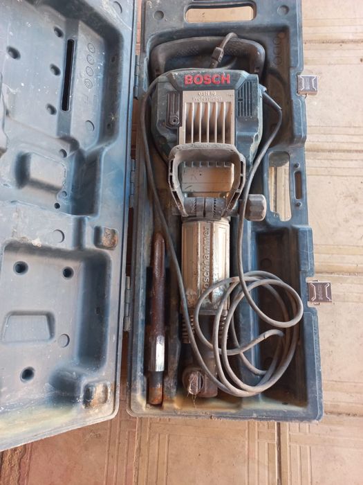 Bosch Professional GSH 16  отбойник