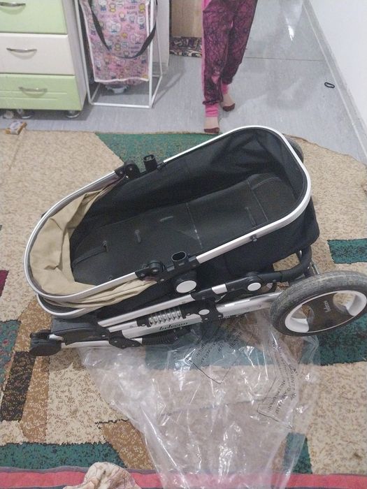 Продам коляску срочно