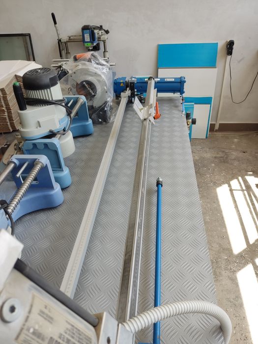 Щанци за пвц обков и щанца за алуминиеви профили к-т с масата