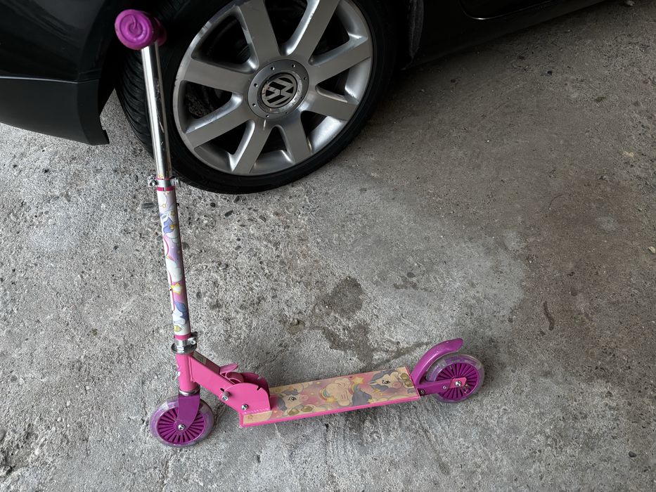 Vand trotineta fetite