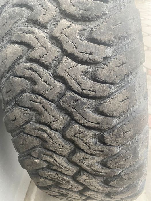 Резина на машину.