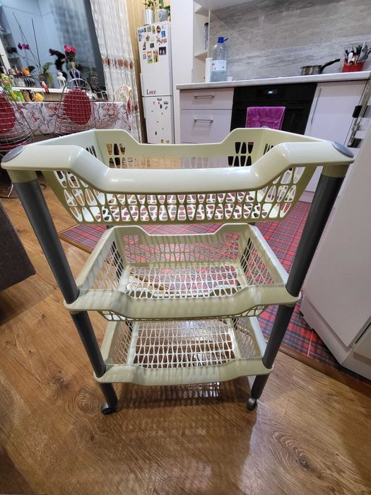 Универсальная этажерка из пластика