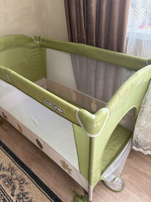 Продам манеж babyton