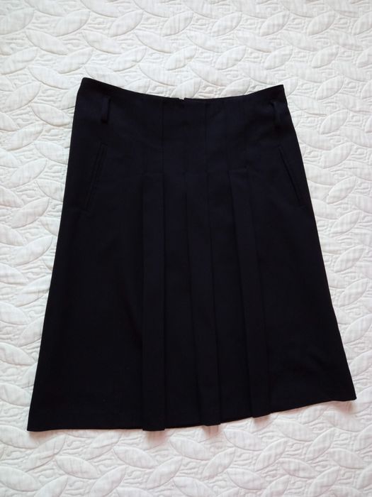 Юбка, көйлек сатылады