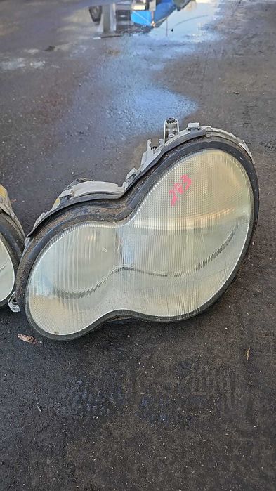 Фары на Mercedes C-Class 203