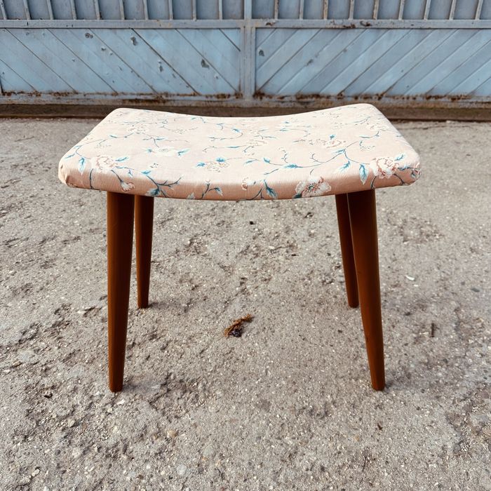 Винтидж шведска табуретка – Mid-Century Modern (50–60-те)