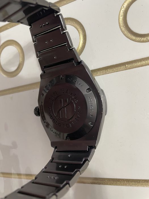 Часы от Hublot срочно