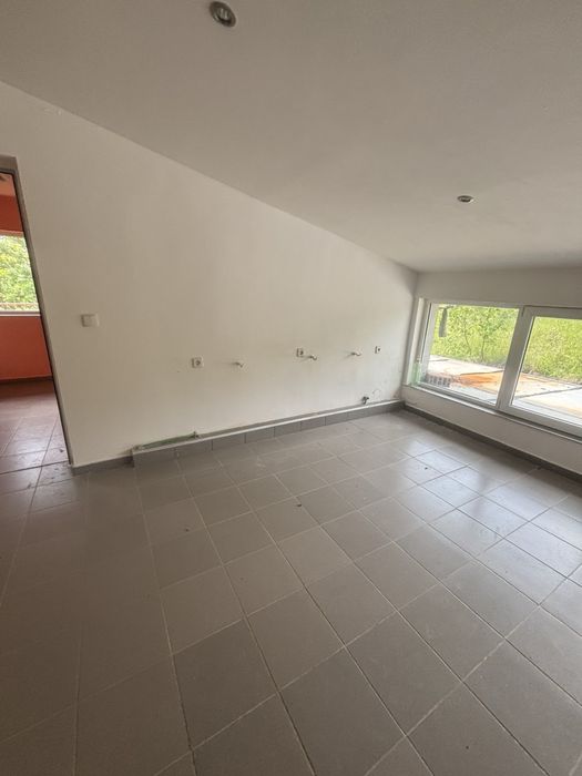 Продава се Промишлена сграда в Брезник - 8002001 кв.м за 0 €/кв.м - Снимка #10