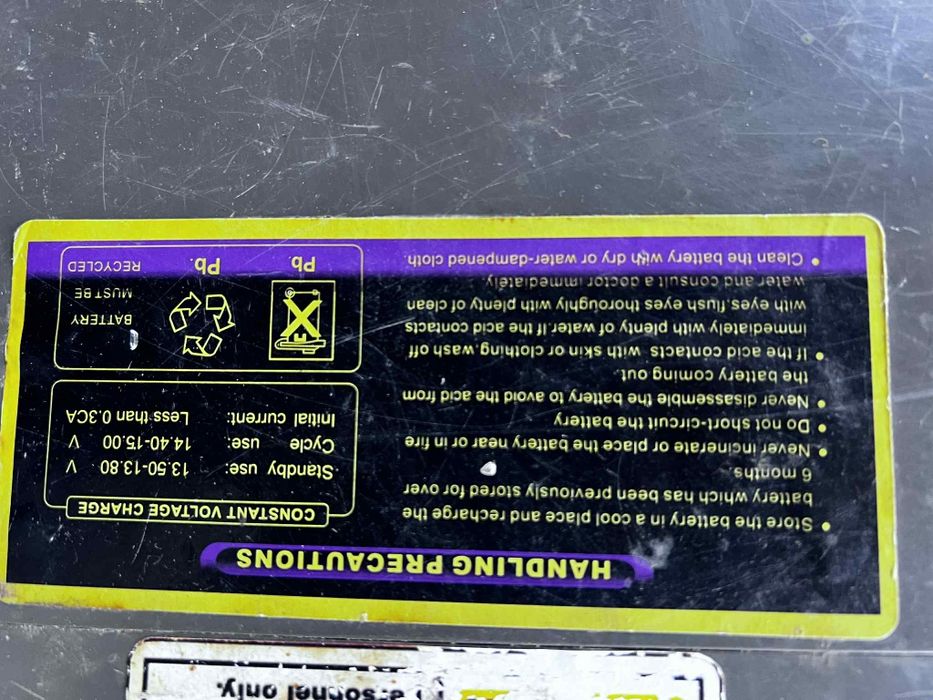 Baterii pentru sistem solar 12x2=24v  nu se dau separat preț negociabi