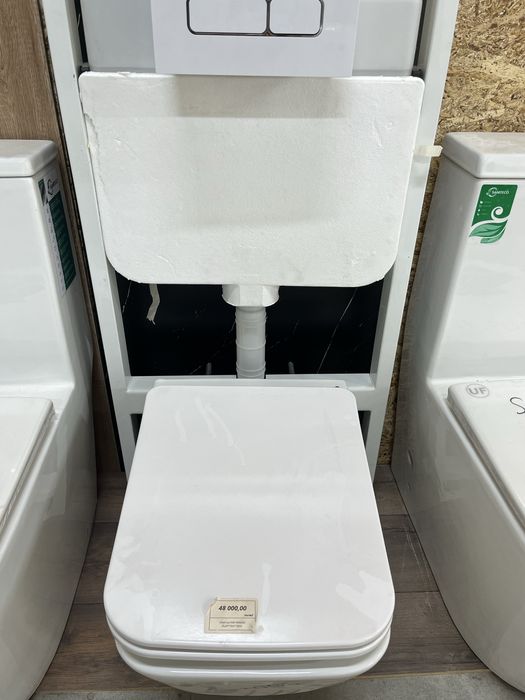 Унитазы в ассортименте